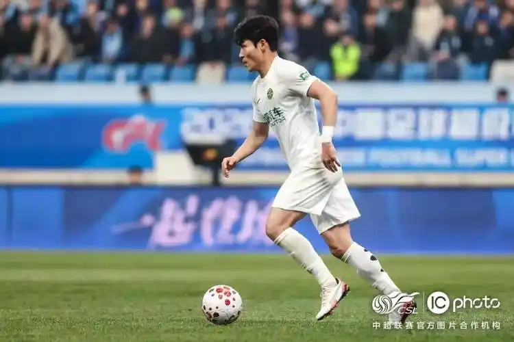 亚冠联赛：上海海港 VS 横滨水手